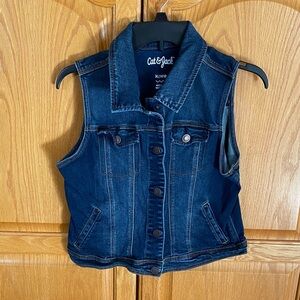 Cat & Jack Dark Blue Denim Vest. Child size XL 14/16